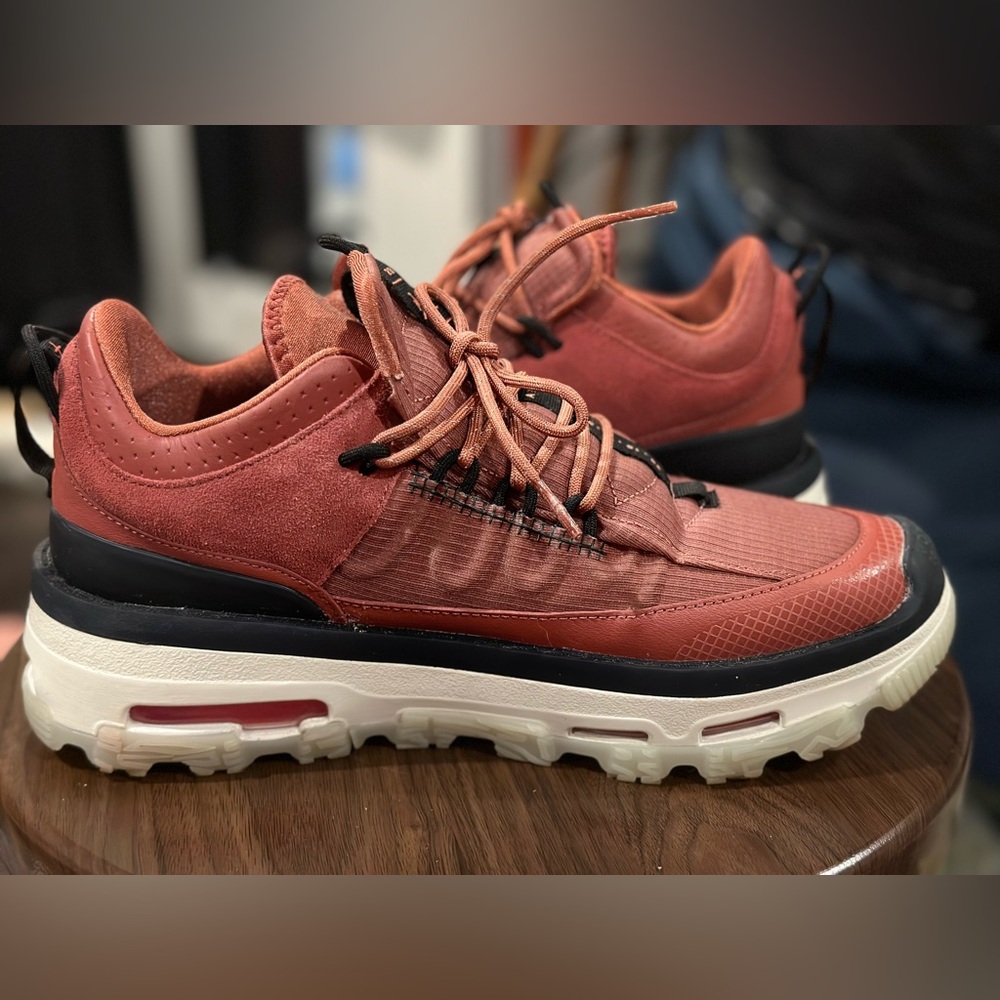 Jordan Air Mae “Team Red”